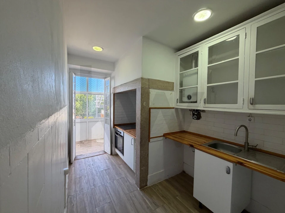Apartamento T5 para Venda em Campolide Foto 15