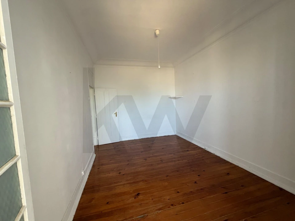 Apartamento T5 para Venda em Campolide Foto 13