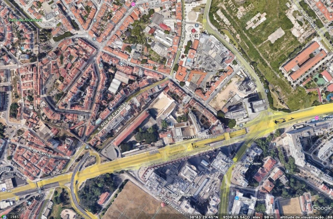 Apartamento T5 para Venda em Campolide Foto 28