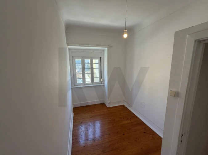 Apartamento T5 para Venda em Campolide Foto 4