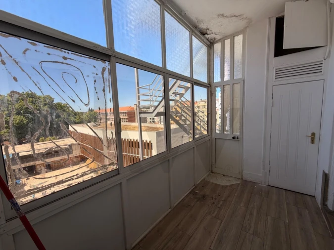 Apartamento T5 para Venda em Campolide Foto 20