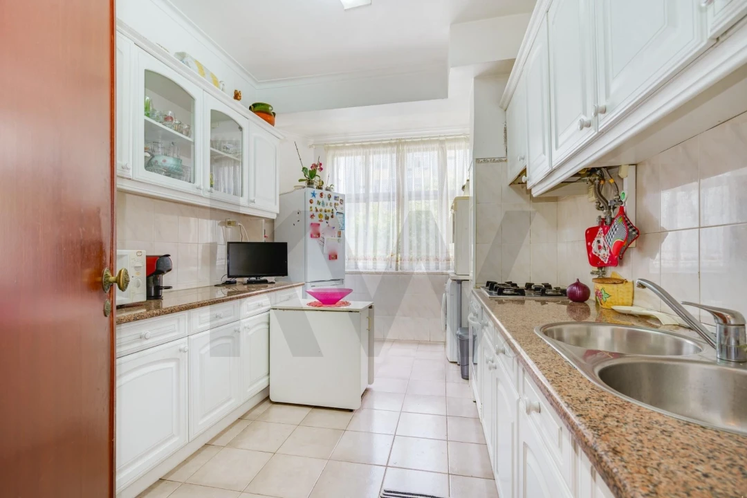 Apartamento T3 para Venda em Alfragide Foto 3
