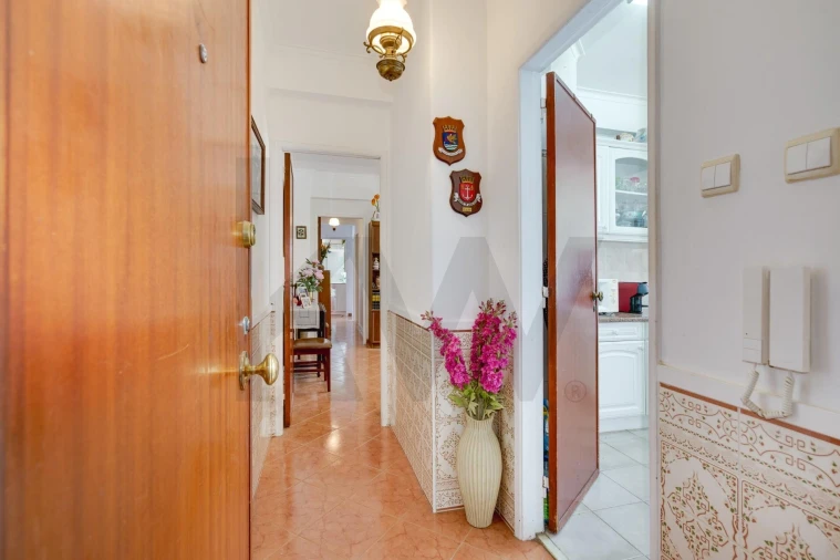Apartamento T3 para Venda em Alfragide Foto 2