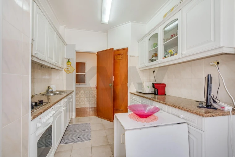 Apartamento T3 para Venda em Alfragide Foto 4