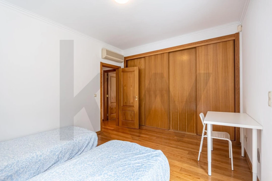 Apartamento T4 para Arrendamento em Parque das Nações Foto 7