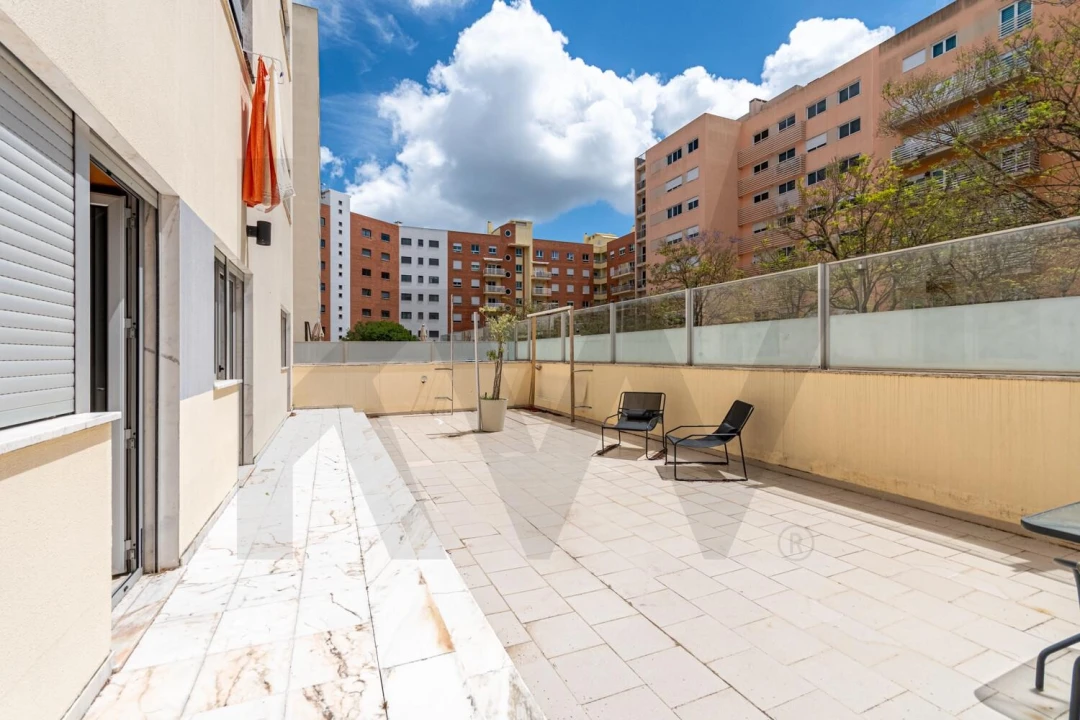 Apartamento T4 para Arrendamento em Parque das Nações Foto 13