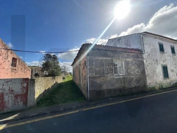 Moradia T3 para Venda em Arrifes