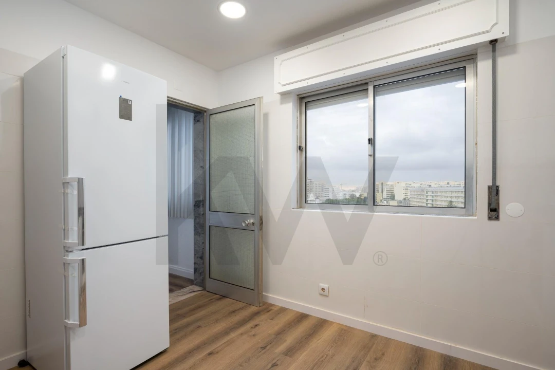 Apartamento T3 para Arrendamento em Faro (Sé e São Pedro) Foto 17