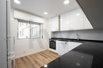 Apartamento T3 para Arrendamento em Faro (Sé e São Pedro)