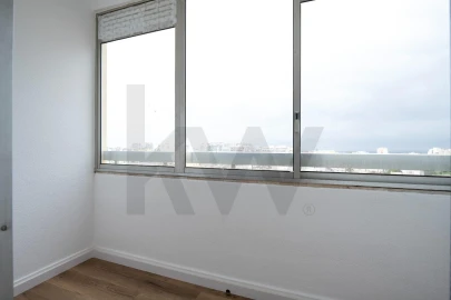 Apartamento T3 para Arrendamento em Faro (Sé e São Pedro)