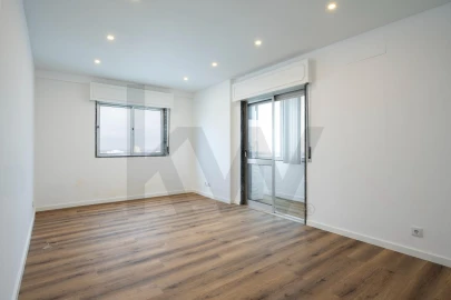 Apartamento T3 para Arrendamento em Faro (Sé e São Pedro)