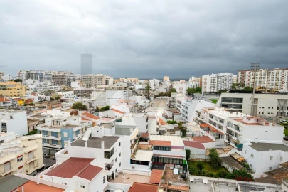 Apartamento T3 para Arrendamento em Faro (Sé e São Pedro)