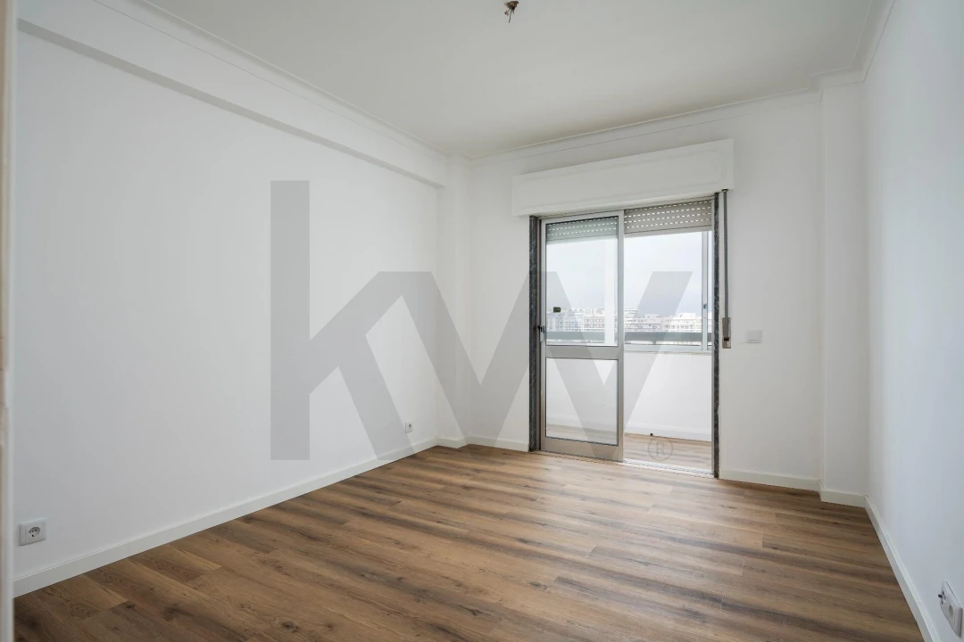 Apartamento T3 para Arrendamento em Faro (Sé e São Pedro) Foto 9