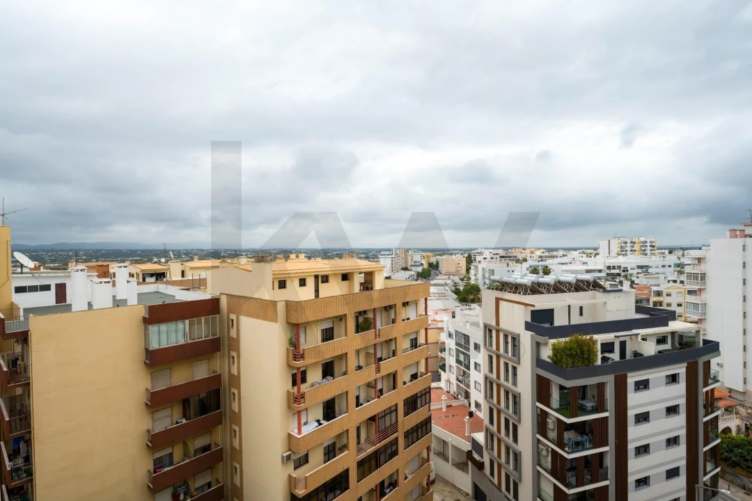 Apartamento T3 para Arrendamento em Faro (Sé e São Pedro) Foto 8