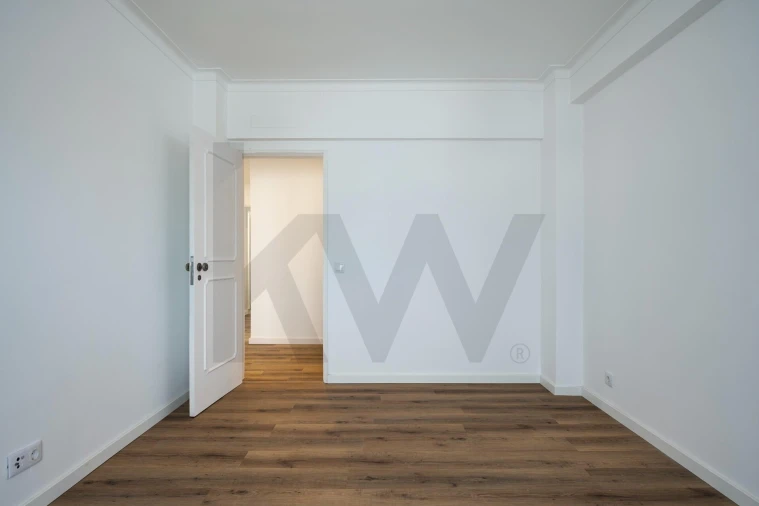 Apartamento T3 para Arrendamento em Faro (Sé e São Pedro) Foto 10