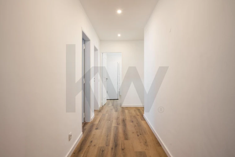 Apartamento T3 para Arrendamento em Faro (Sé e São Pedro) Foto 23