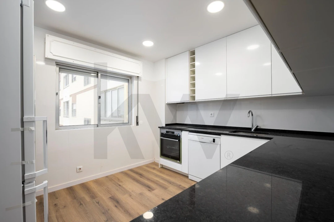 Apartamento T3 para Arrendamento em Faro (Sé e São Pedro) Foto 15