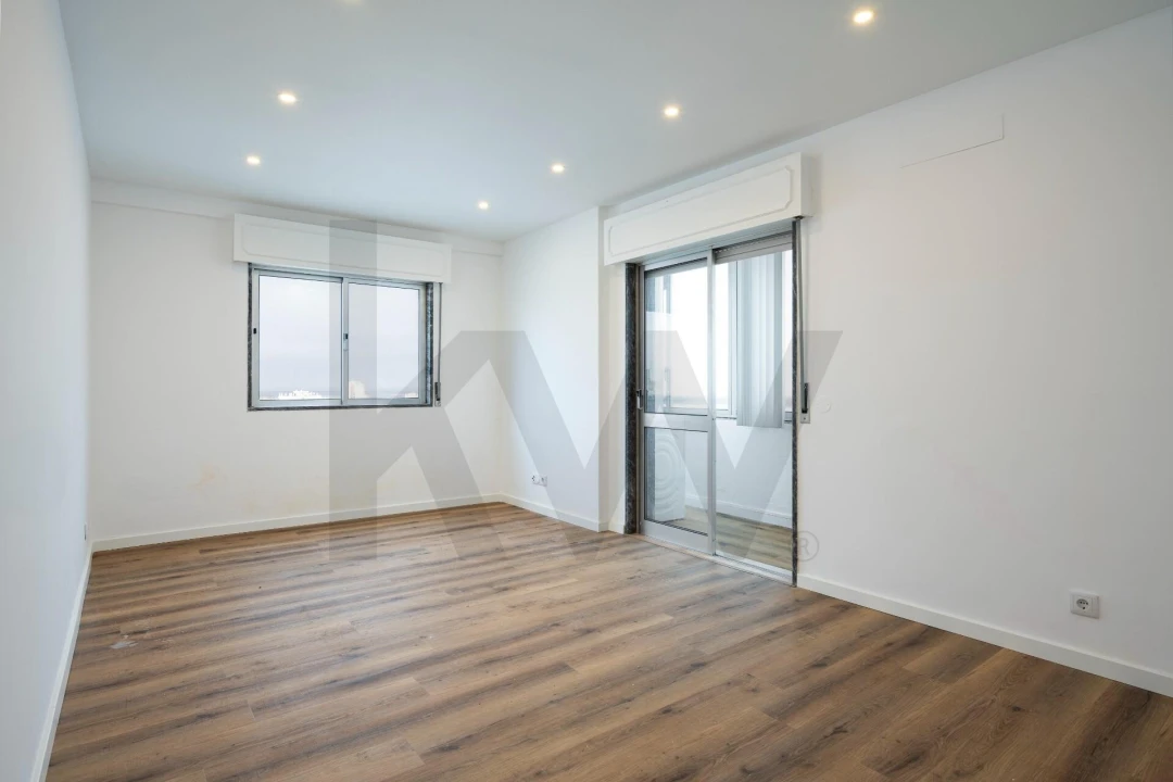 Apartamento T3 para Arrendamento em Faro (Sé e São Pedro) Foto 1