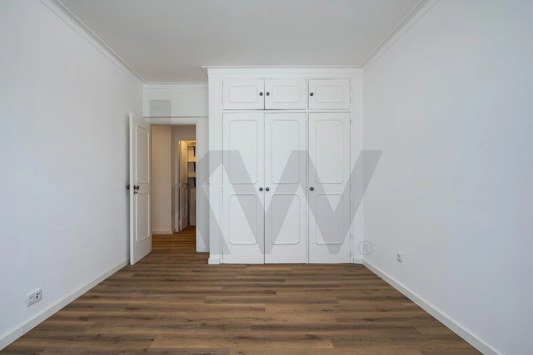 Apartamento T3 para Arrendamento em Faro (Sé e São Pedro) Foto 4