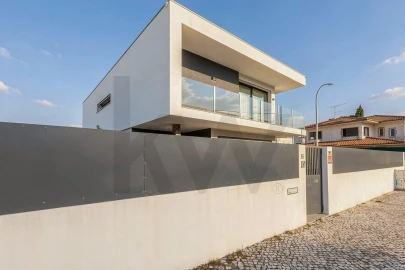 Moradia T3 para Venda em Algueirão-Mem Martins