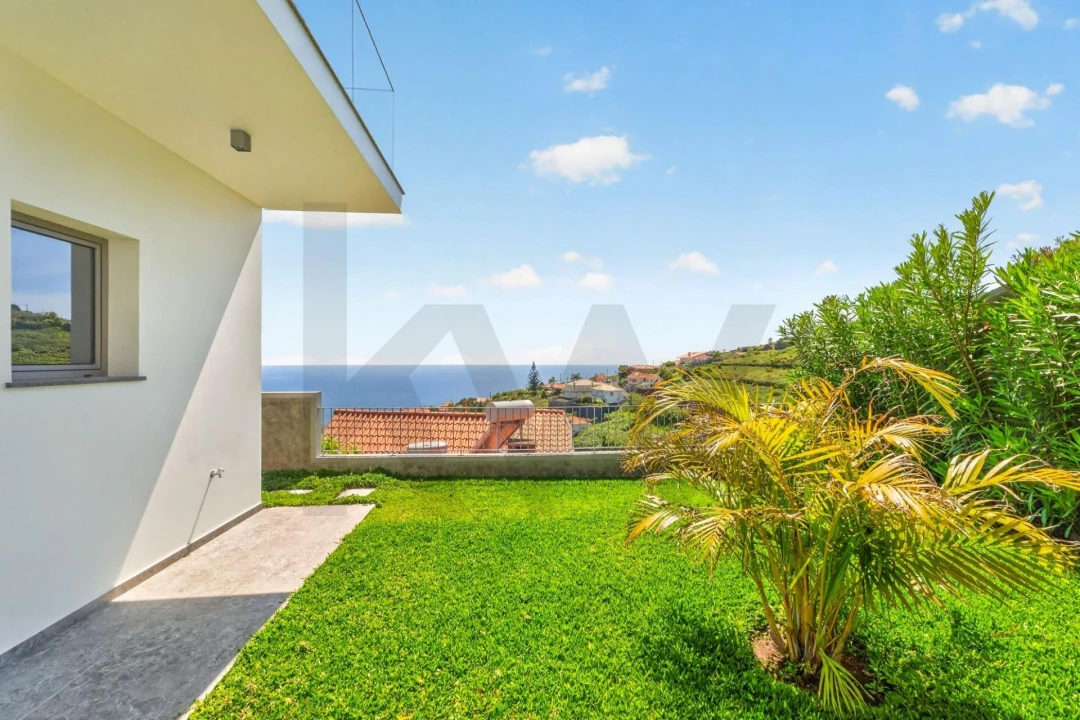 Moradia T4 para Venda em Estreito da Calheta Foto 36
