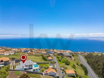 Moradia T4 para Venda em Estreito da Calheta