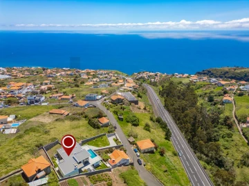 Moradia T4 para Venda em Estreito da Calheta