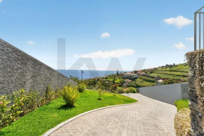 Moradia T4 para Venda em Estreito da Calheta