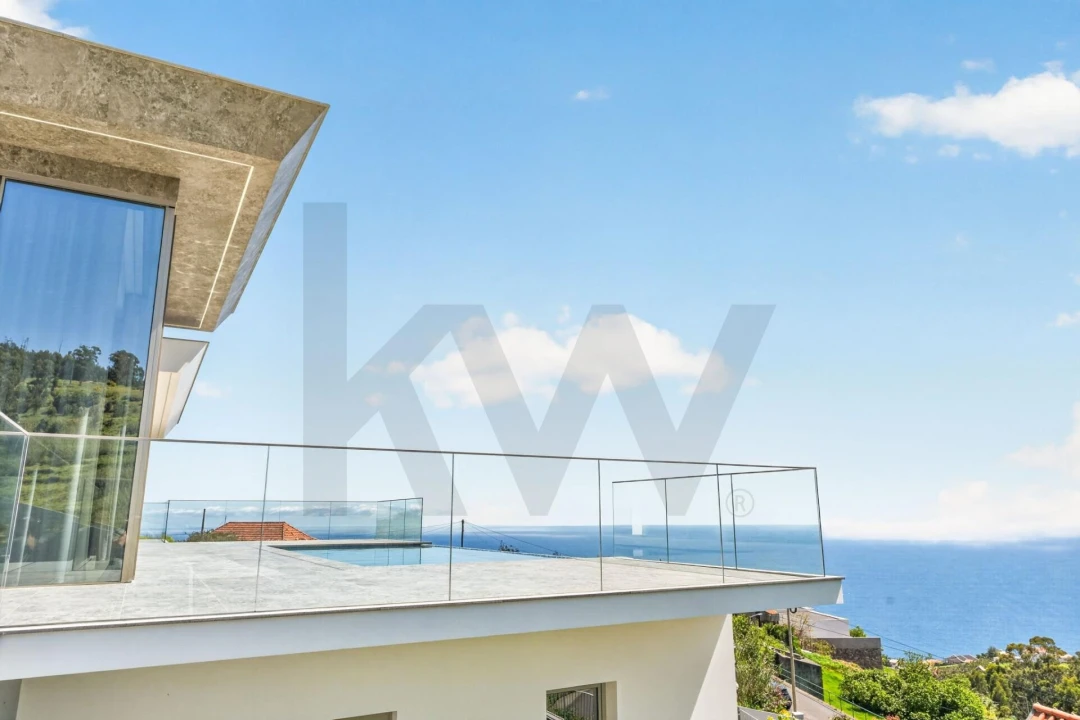 Moradia T4 para Venda em Estreito da Calheta Foto 38