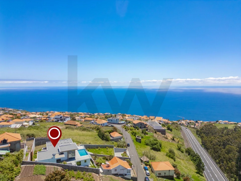 Moradia T4 para Venda em Estreito da Calheta Foto 10