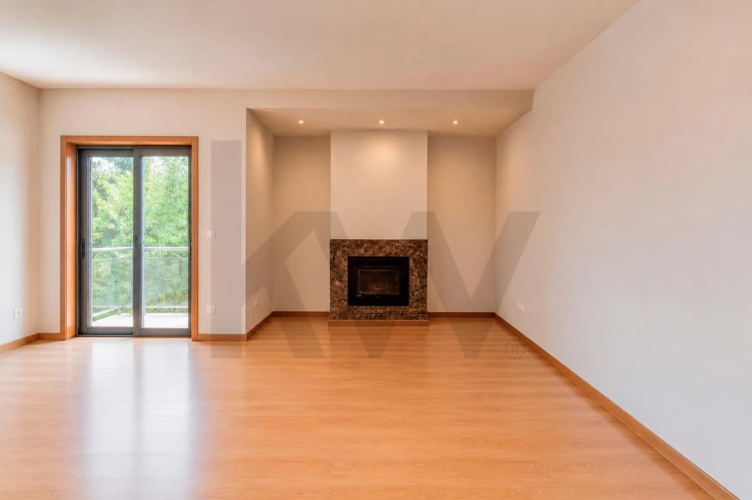 Apartamento T3 para Arrendamento em Alcabideche Foto 6