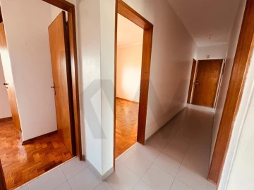 Prédio para Venda em São Domingos de Rana