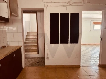 Prédio para Venda em São Domingos de Rana