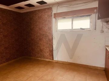 Prédio para Venda em São Domingos de Rana