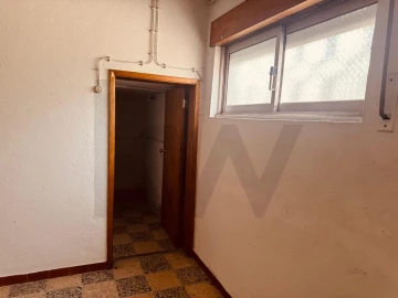 Prédio para Venda em São Domingos de Rana