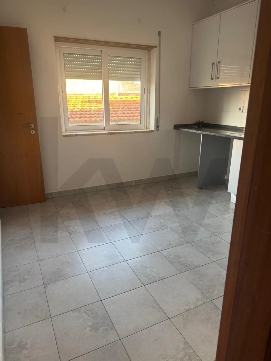 Prédio para Venda em São Domingos de Rana Foto 35