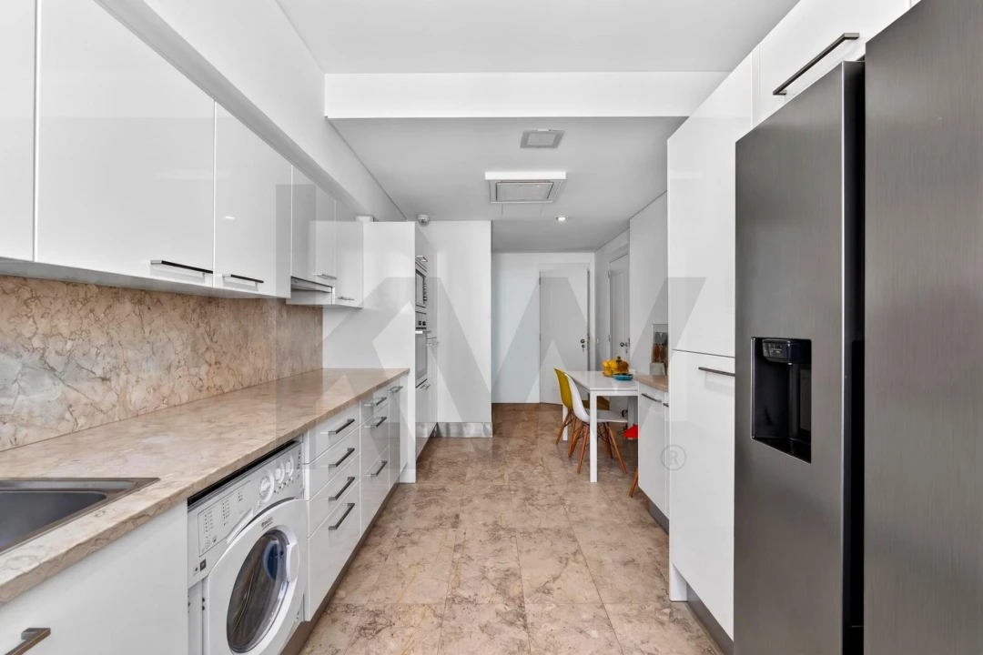 Apartamento T4 para Venda em Santa Maria Maior Foto 12