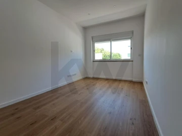 Apartamento T3 para Arrendamento em Caparica e Trafaria