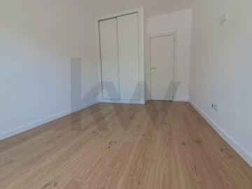 Apartamento T3 para Arrendamento em Caparica e Trafaria