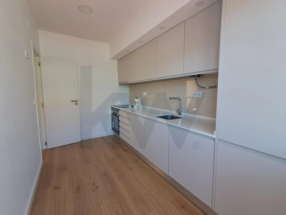 Apartamento T3 para Arrendamento em Caparica e Trafaria Foto 1