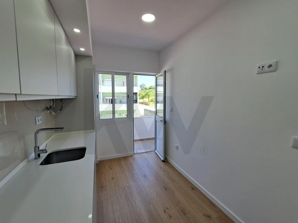 Apartamento T3 para Arrendamento em Caparica e Trafaria Foto 2