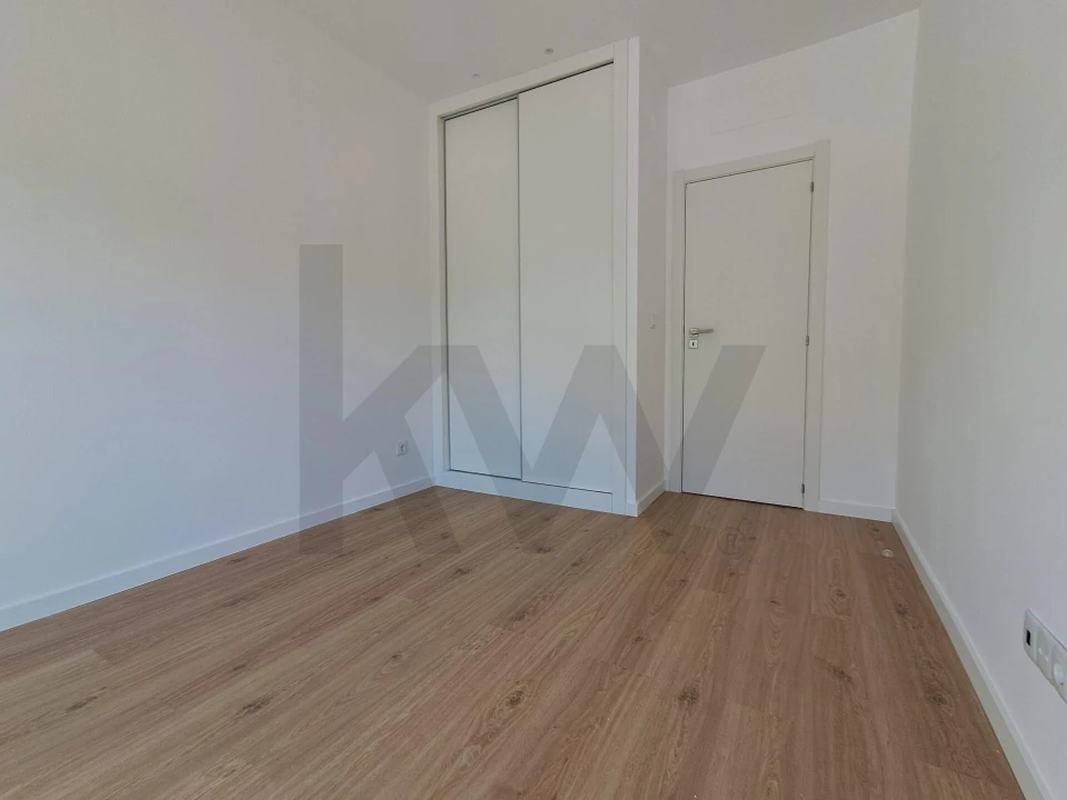 Apartamento T3 para Arrendamento em Caparica e Trafaria Foto 9