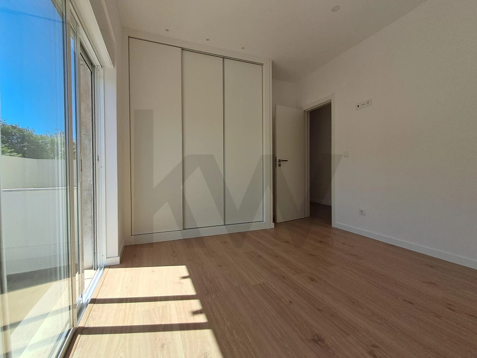 Apartamento T3 para Arrendamento em Caparica e Trafaria Foto 11