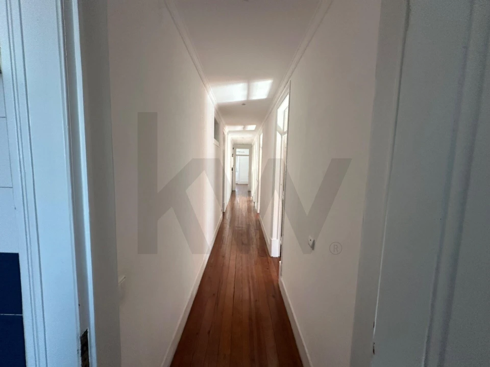 Apartamento T4 para Venda em Campolide Foto 10