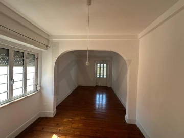 Apartamento T4 para Venda em Campolide