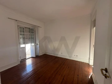 Apartamento T4 para Venda em Campolide