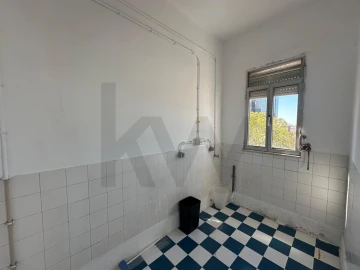 Apartamento T4 para Venda em Campolide