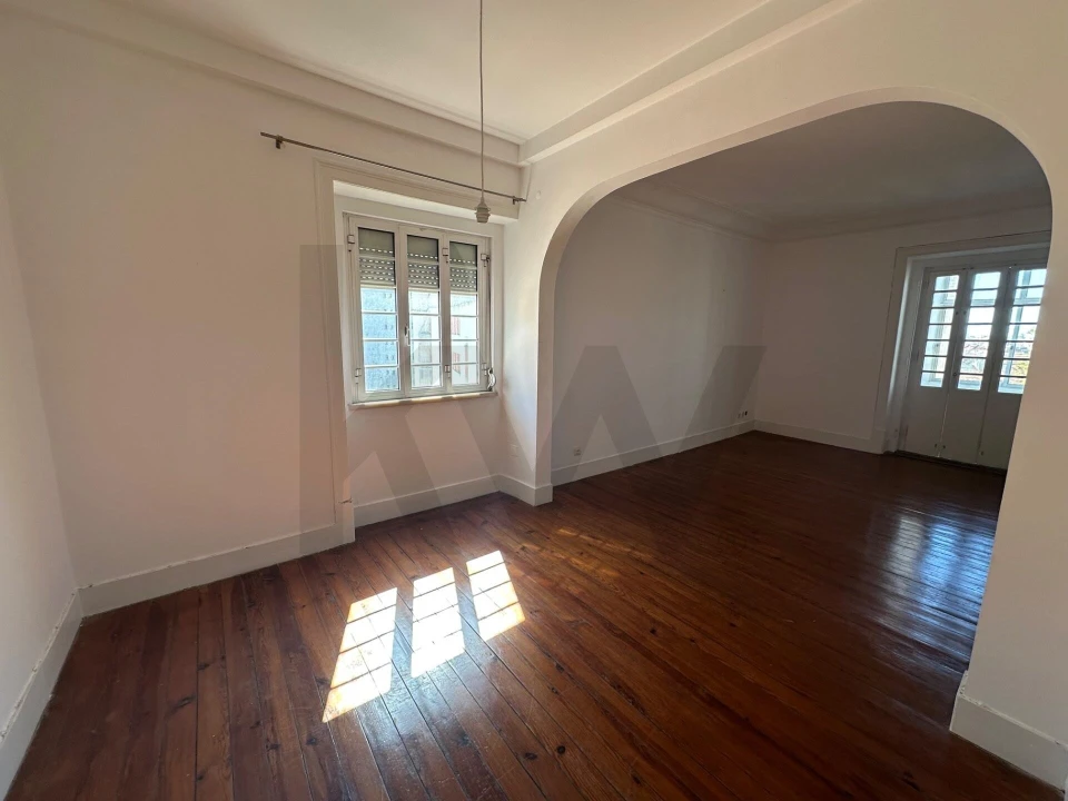Apartamento T4 para Venda em Campolide Foto 5