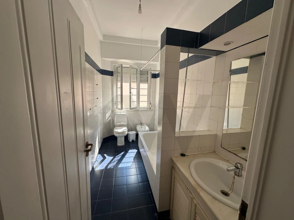 Apartamento T4 para Venda em Campolide Foto 7