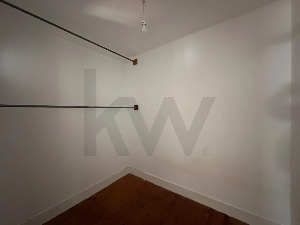 Apartamento T4 para Venda em Campolide Foto 6